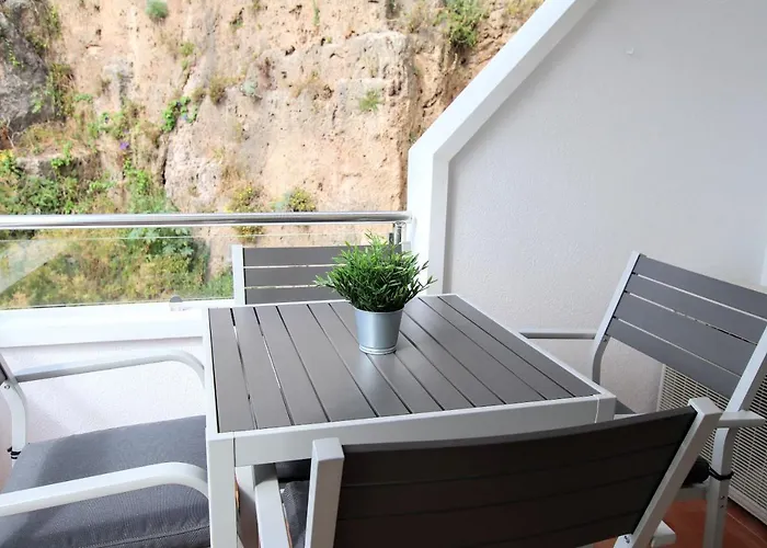Tess Crespo Apartamento *